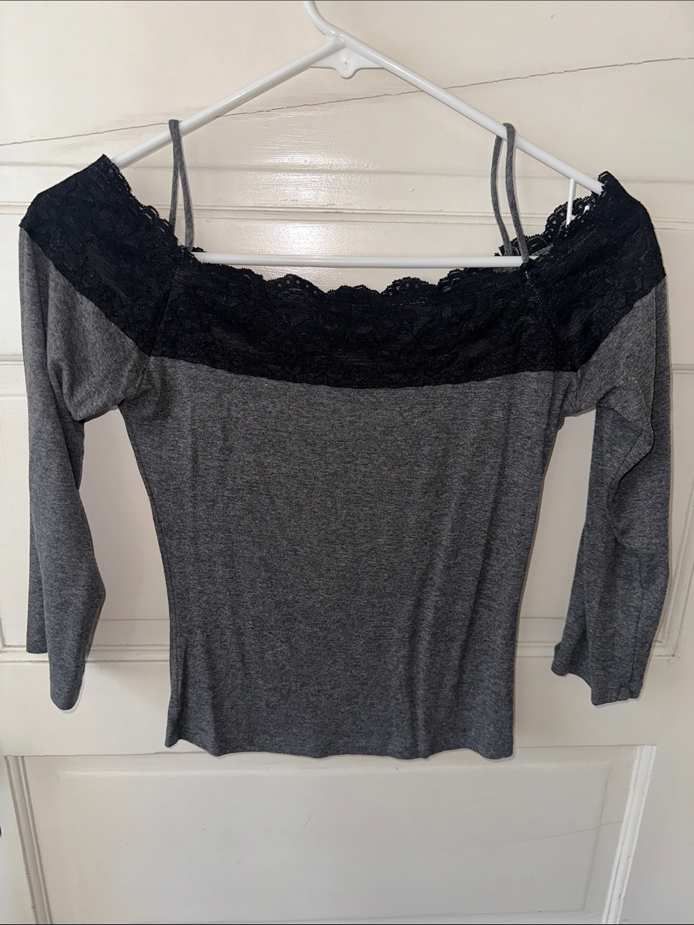 Vintage Costa Blanca Off-Shoulder 3/4 Sleeve Grey Top Black Lace Trim Collar